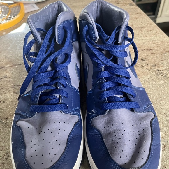 Womens Air Jordan 1 Mid SE ‘Iron Purple Deep Royal’ - Picture 3 of 3